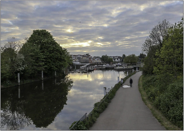 Thames riverside path